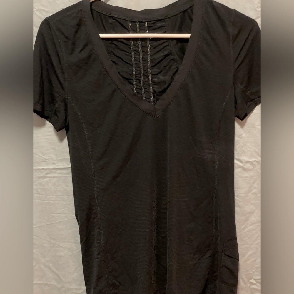Lululemon black short sleeve tee v-neck shirt